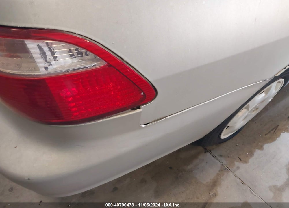 1998 HONDA ACCORD LX VIN: 1HGCG5647WA066727