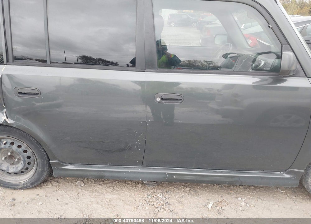 2004 SCION XB VIN: JTLKT334X40136761
