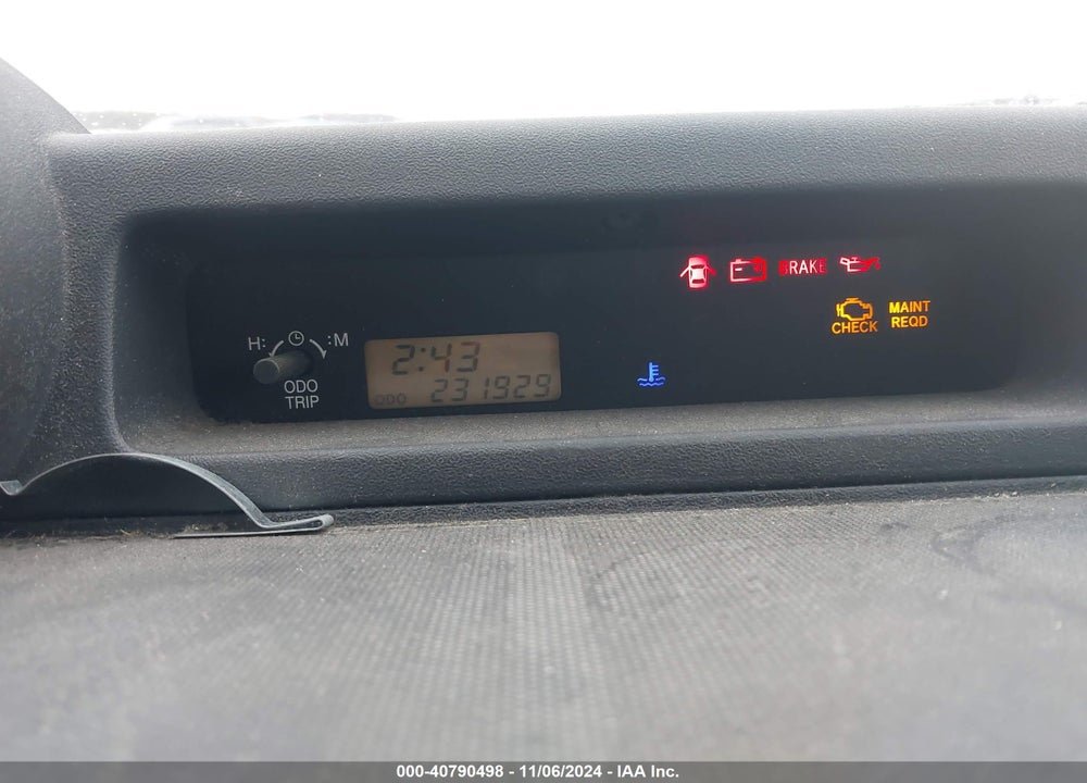 2004 SCION XB VIN: JTLKT334X40136761