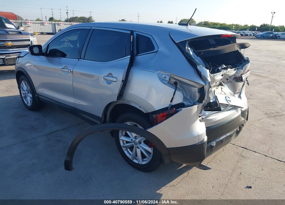 2017 NISSAN ROGUE SPORT S VIN: JN1BJ1CP4HW011681