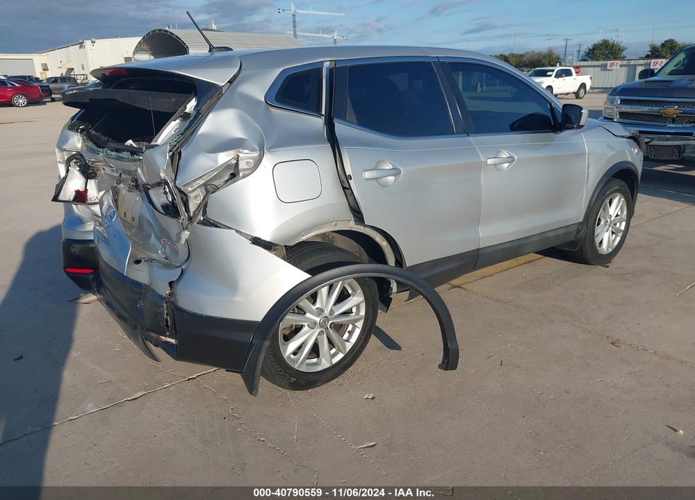 2017 NISSAN ROGUE SPORT S VIN: JN1BJ1CP4HW011681