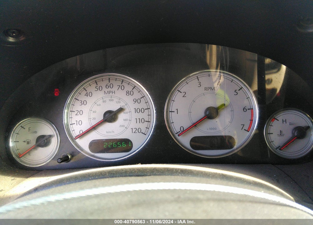 2005 CHRYSLER TOWN & COUNTRY LIMITED VIN: 2C8GP64LX5R126427