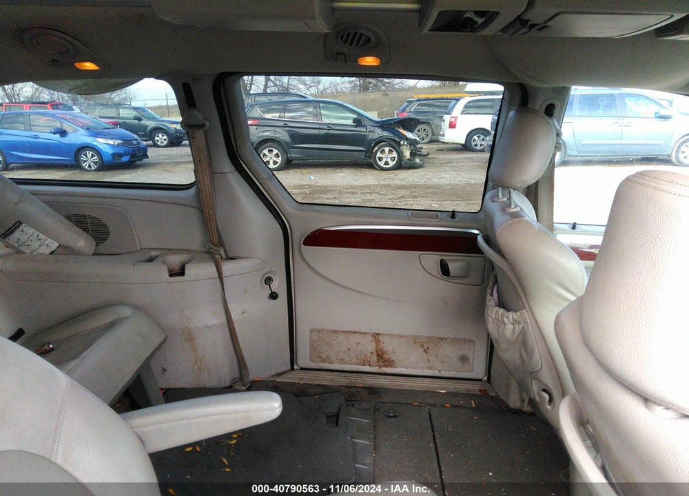 2005 CHRYSLER TOWN & COUNTRY LIMITED VIN: 2C8GP64LX5R126427