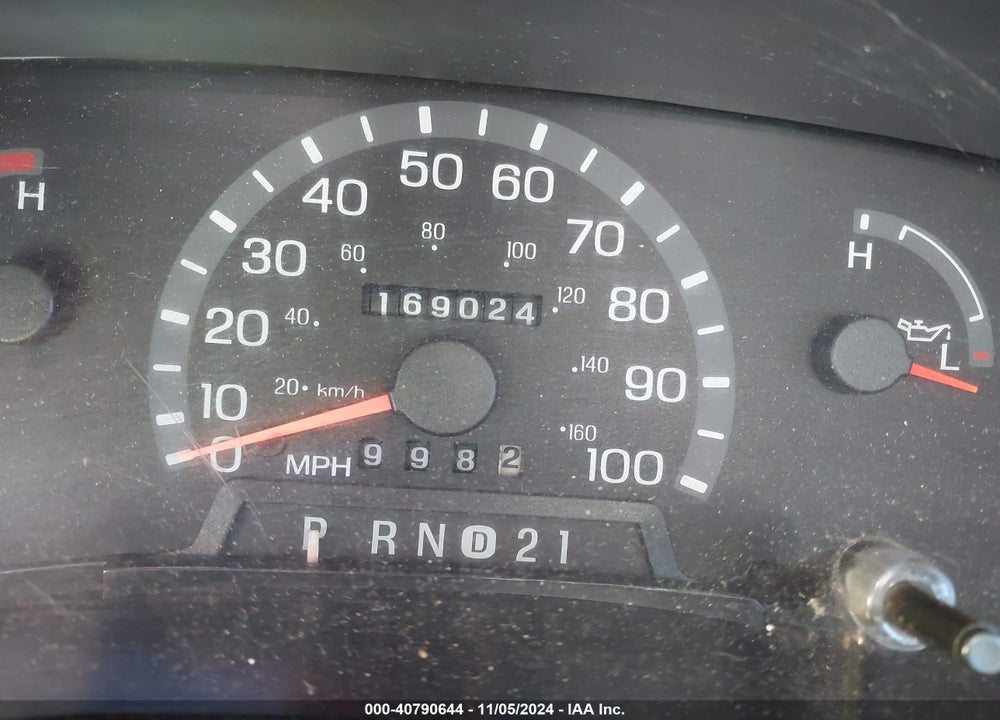 2002 FORD E-350 SUPER DUTY XL/XLT VIN: 1FBSS31L42HB66012