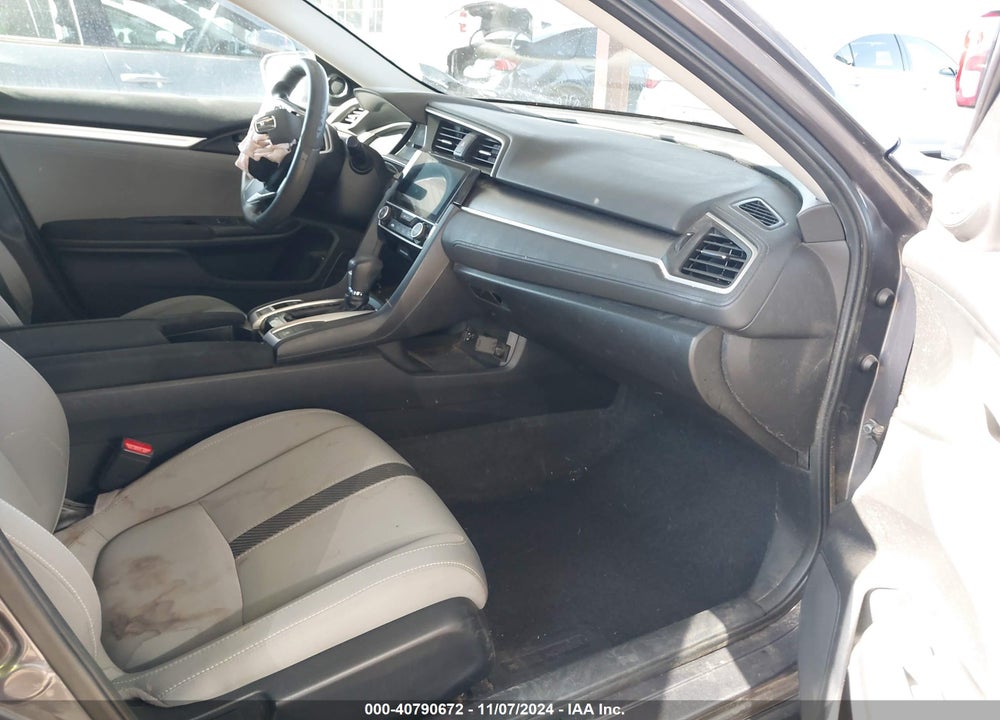 2018 HONDA CIVIC EX VIN: 19XFC2F77JE203137