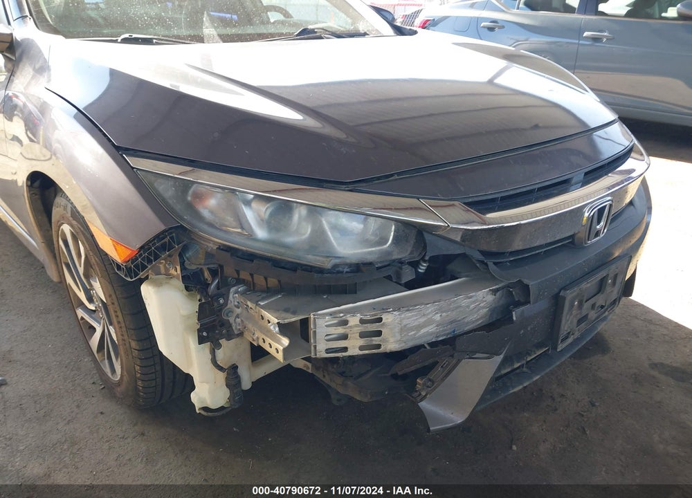2018 HONDA CIVIC EX VIN: 19XFC2F77JE203137