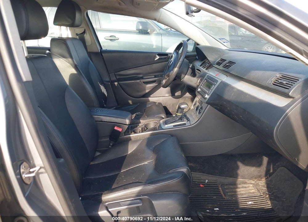 2008 VOLKSWAGEN PASSAT KOMFORT VIN: WVWAK73C38P042520