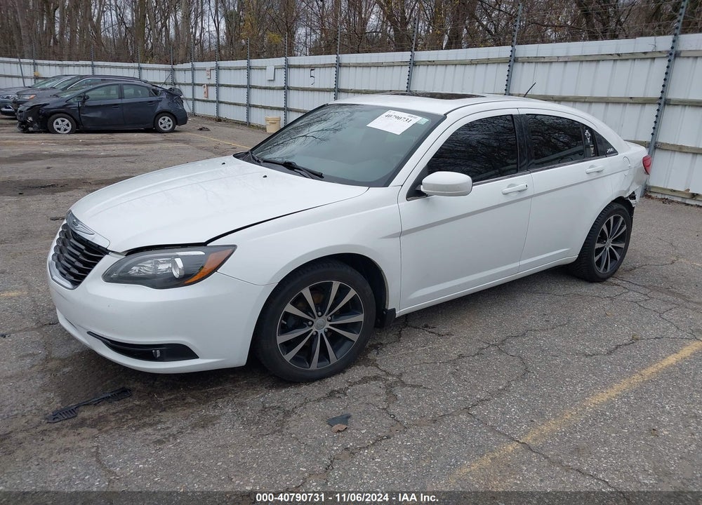 2013 CHRYSLER 200 LIMITED VIN: 1C3CCBCG4DN651573