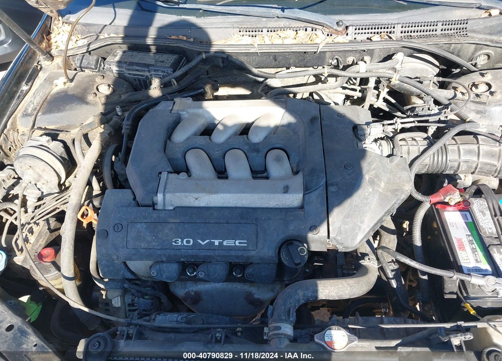 2001 HONDA ACCORD 3.0 EX VIN: 1HGCG16581A006143