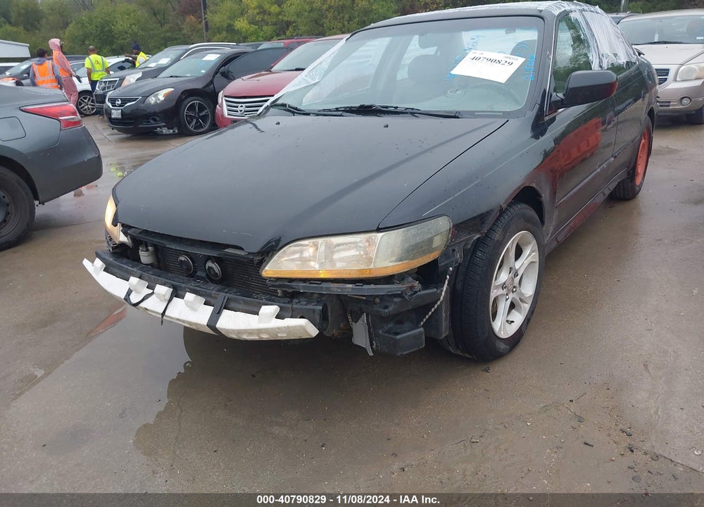 2001 HONDA ACCORD 3.0 EX VIN: 1HGCG16581A006143