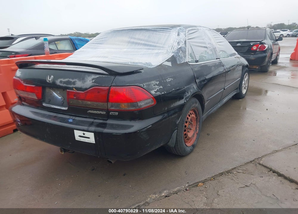 2001 HONDA ACCORD 3.0 EX VIN: 1HGCG16581A006143