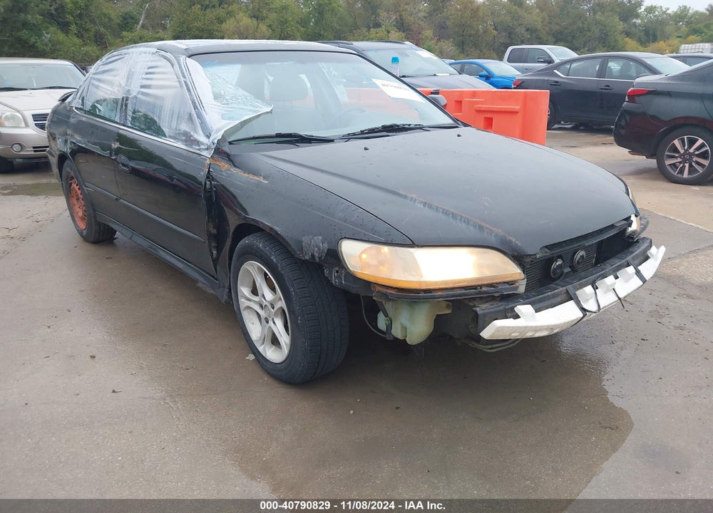2001 HONDA ACCORD 3.0 EX VIN: 1HGCG16581A006143