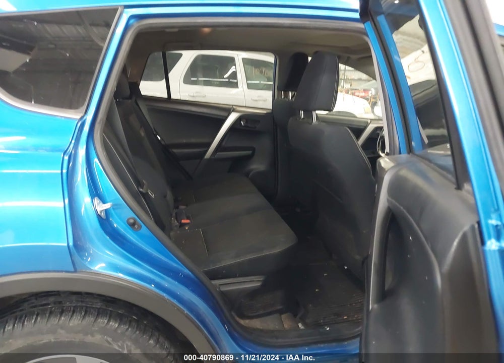 2018 TOYOTA RAV4 HYBRID XLE VIN: JTMRJREV0JD242956