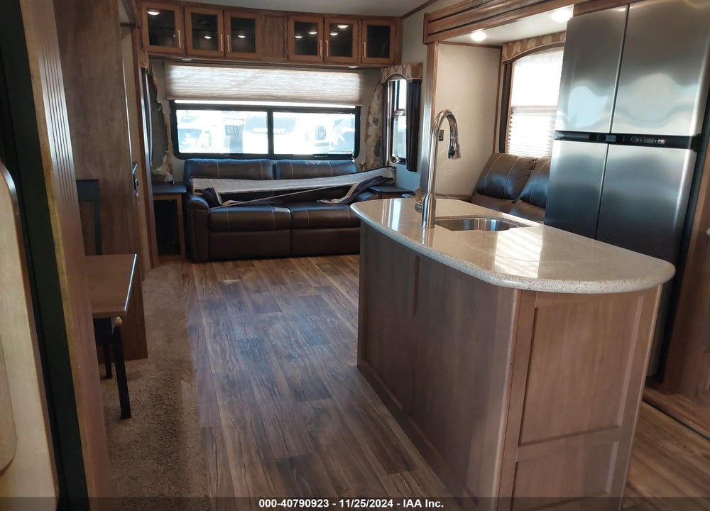 2019 KEYSTONE LAREDO VIN: 4YDF32527KE600637