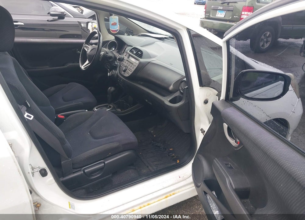 2013 HONDA FIT SPORT VIN: JHMGE8H50DC013834