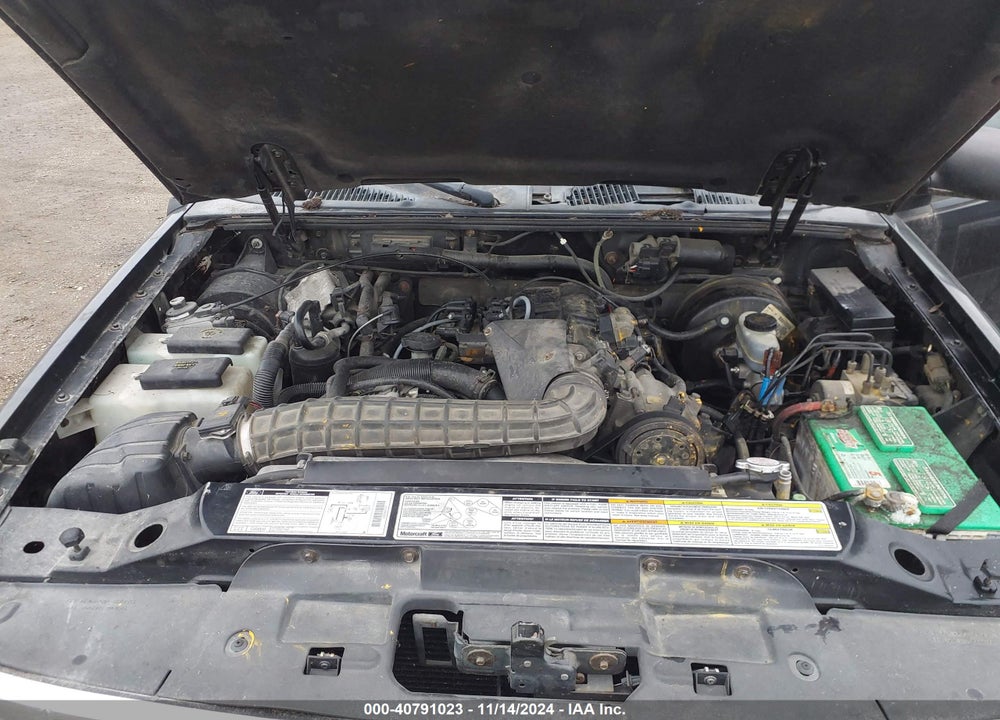 2000 FORD EXPLORER XLT VIN: 1FMZU73X5YZB68877