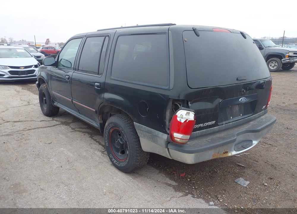 2000 FORD EXPLORER XLT VIN: 1FMZU73X5YZB68877