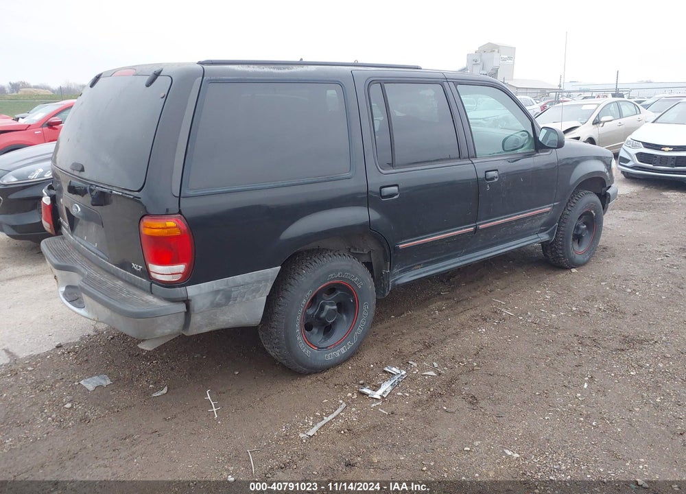 2000 FORD EXPLORER XLT VIN: 1FMZU73X5YZB68877