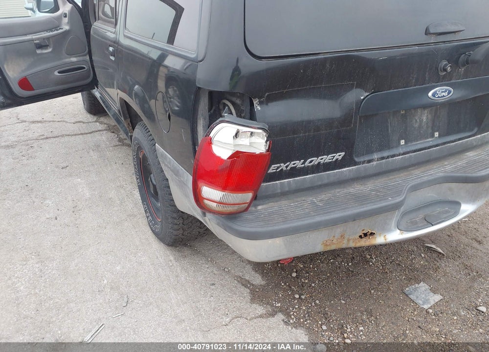 2000 FORD EXPLORER XLT VIN: 1FMZU73X5YZB68877