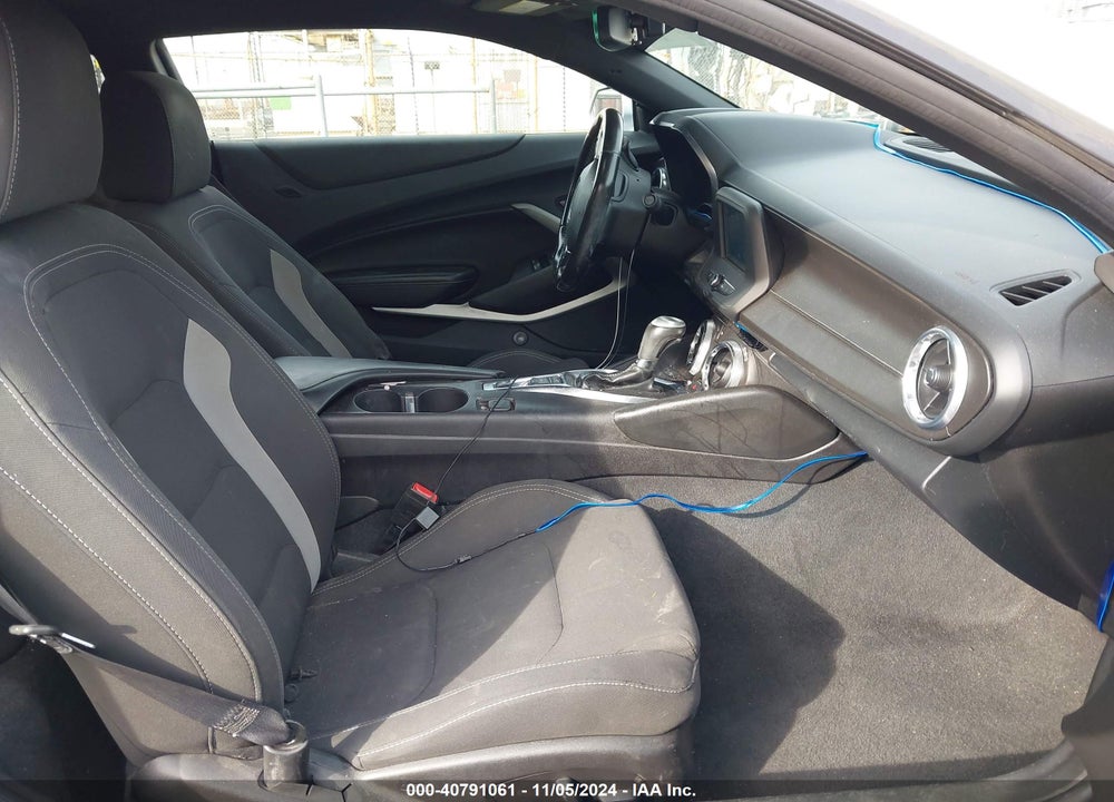 2018 CHEVROLET CAMARO VIN: 1G1FB1RX2J0117129