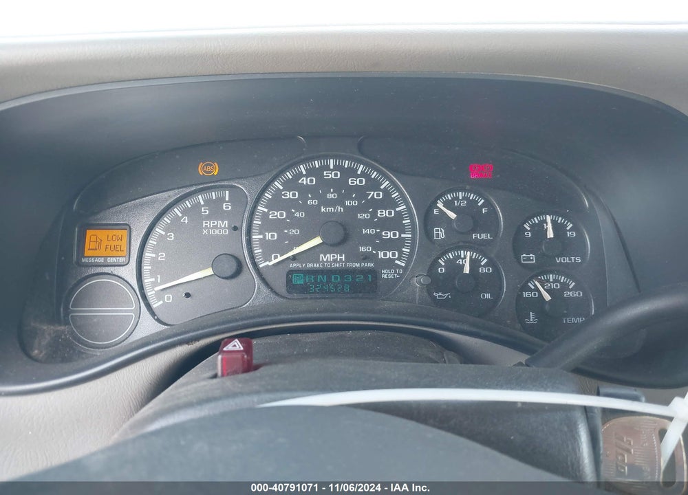 2000 GMC YUKON XL 1500 SLT VIN: 3GKFK16T2YG168097