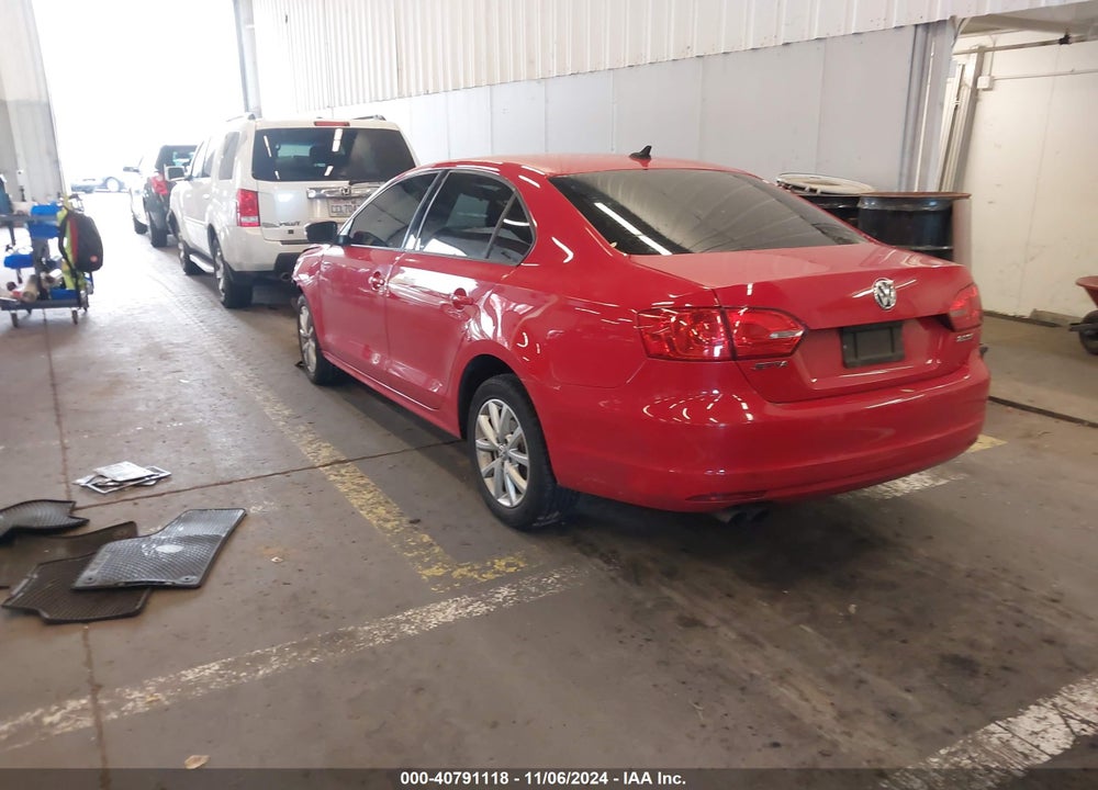2011 VOLKSWAGEN JETTA 2.5L SE VIN: 3VWDZ7AJ8BM084427