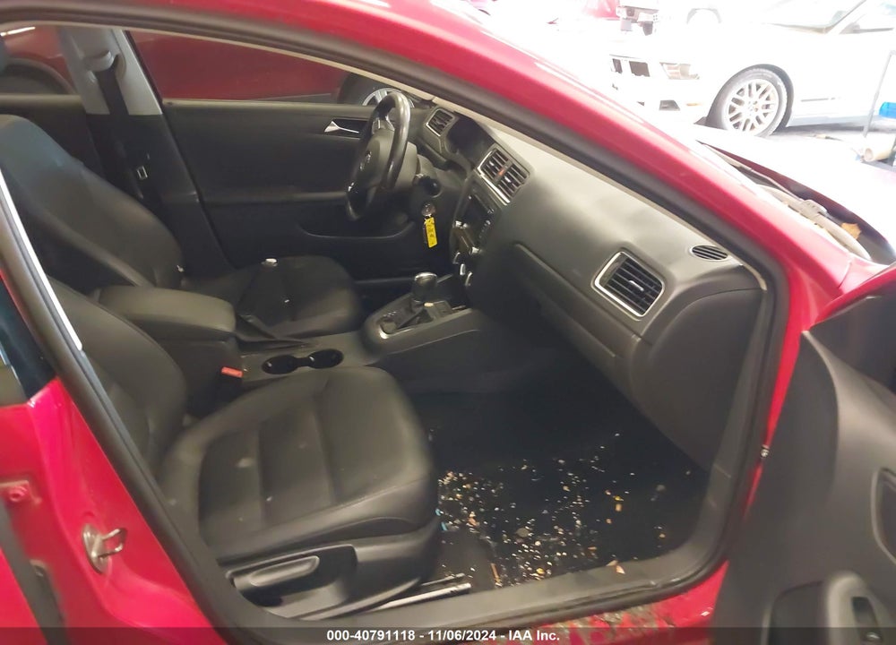 2011 VOLKSWAGEN JETTA 2.5L SE VIN: 3VWDZ7AJ8BM084427