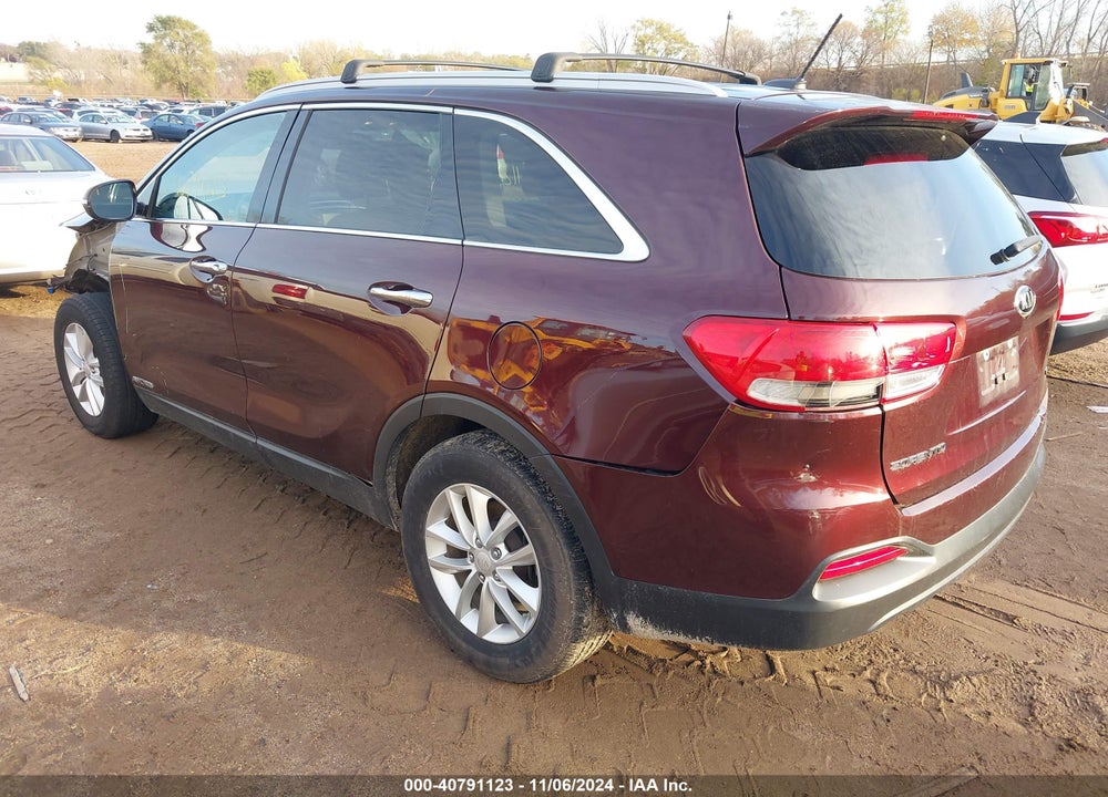 2017 KIA SORENTO 3.3L LX VIN: 5XYPGDA55HG226617
