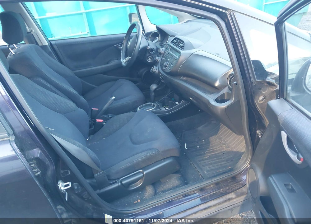 2013 HONDA FIT SPORT VIN: JHMGE8H52DC068334