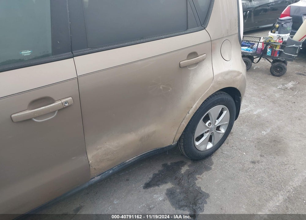 2014 KIA SOUL VIN: KNDJN2A24E7105396