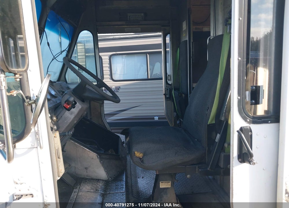 2008 FREIGHTLINER CHASSIS M LINE WALK-IN VAN VIN: 4UZAARDU28CZ58629