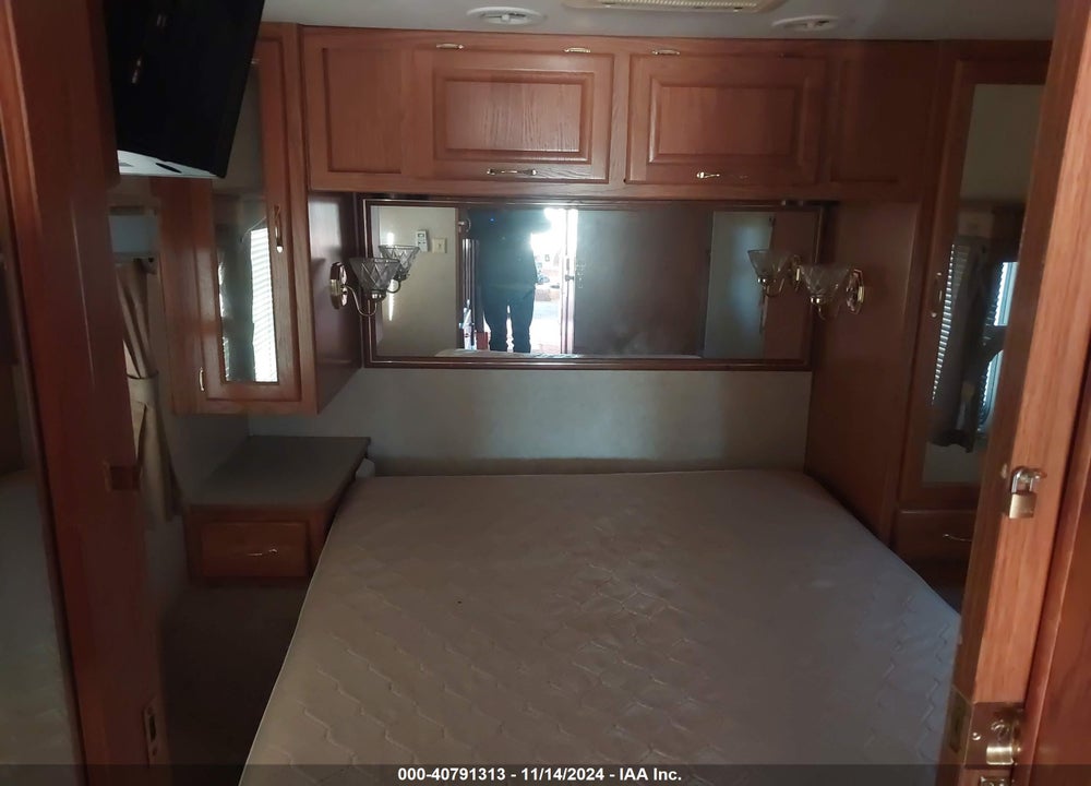 2005 DAMON MOTORHOME CHASSIS VIN: 5B4LP57G043394652