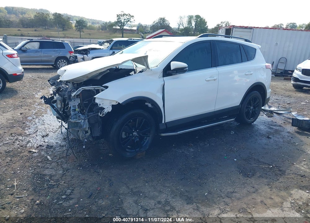 2018 TOYOTA RAV4 XLE VIN: 2T3WFREV0JW481348