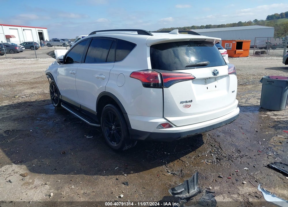 2018 TOYOTA RAV4 XLE VIN: 2T3WFREV0JW481348