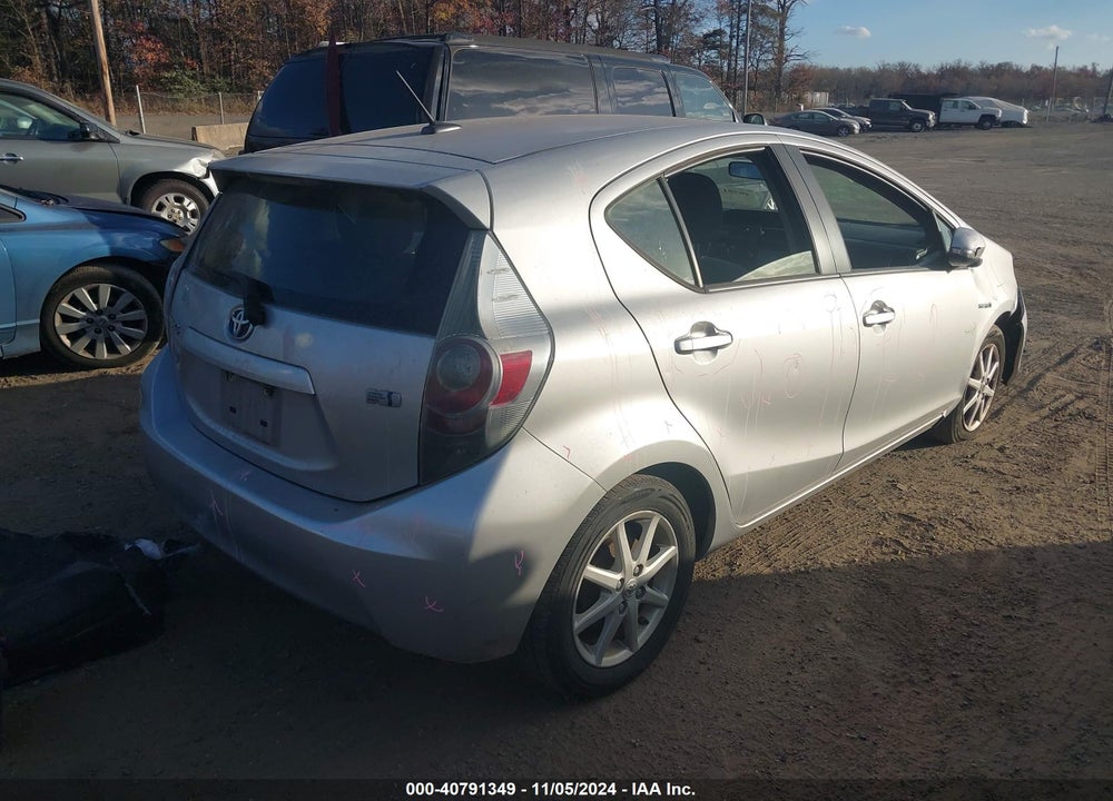 2013 TOYOTA PRIUS C THREE VIN: JTDKDTB35D1034652