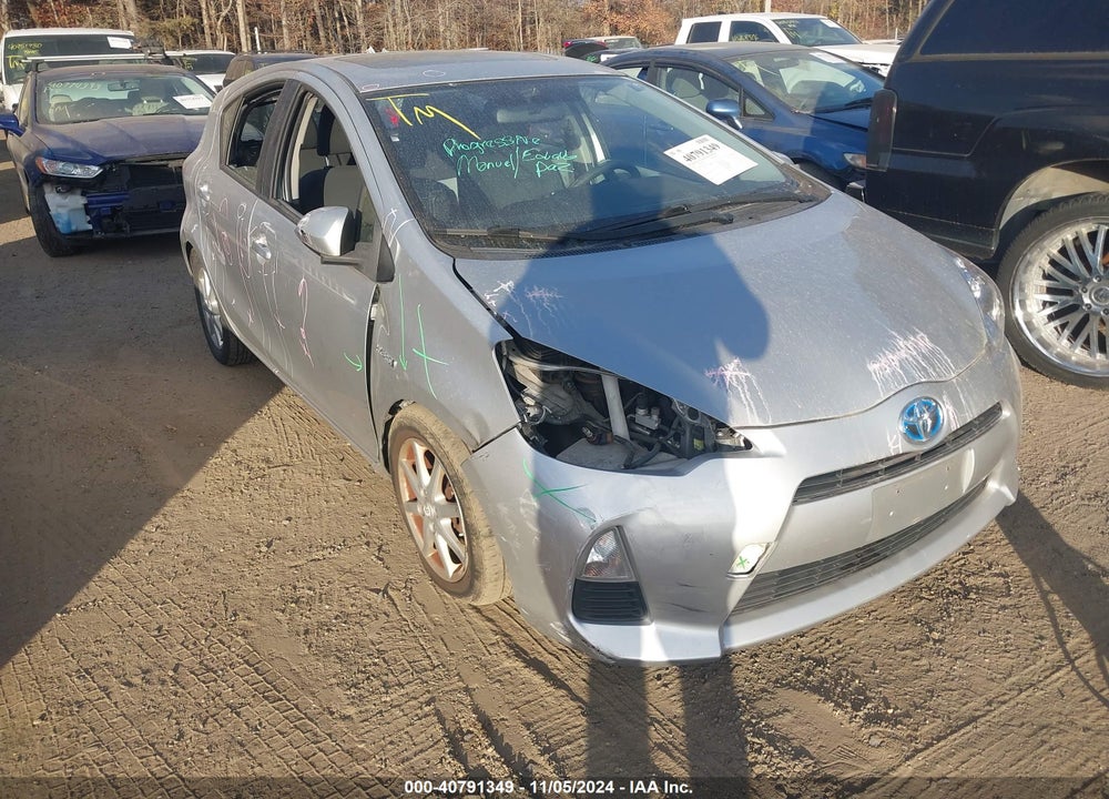 2013 TOYOTA PRIUS C THREE VIN: JTDKDTB35D1034652
