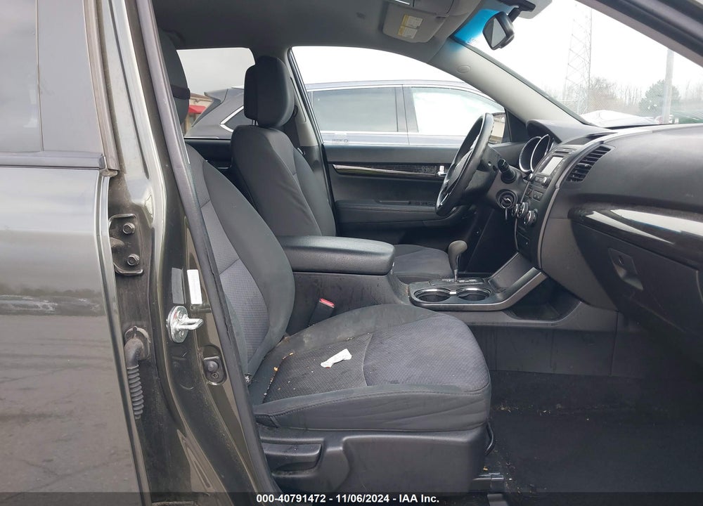2013 KIA SORENTO LX VIN: 5XYKT4A66DG319865