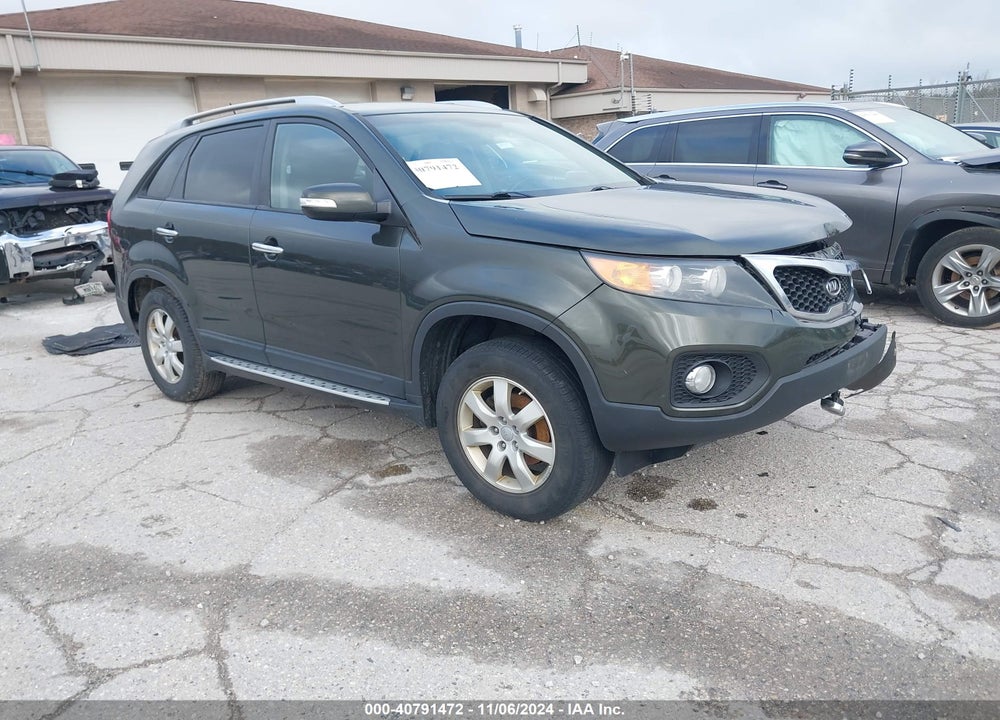 2013 KIA SORENTO LX VIN: 5XYKT4A66DG319865