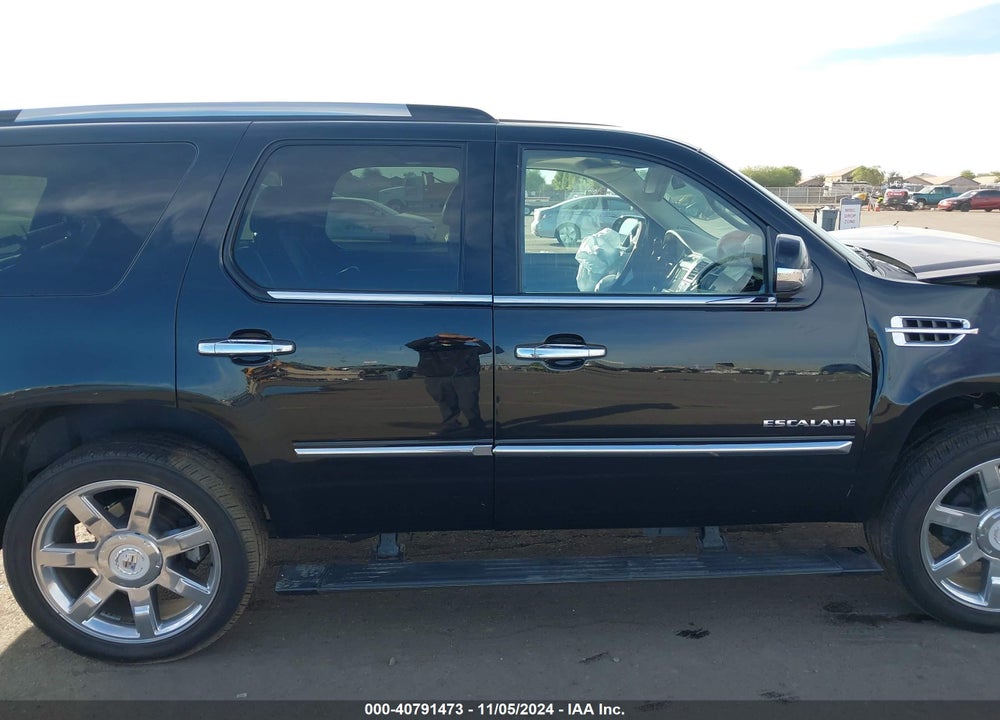 2011 CADILLAC ESCALADE PREMIUM VIN: 1GYS3CEFXBR135283