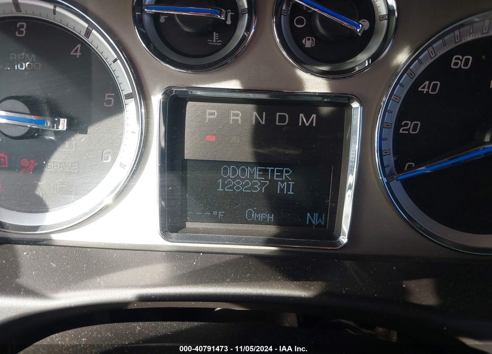 2011 CADILLAC ESCALADE PREMIUM VIN: 1GYS3CEFXBR135283