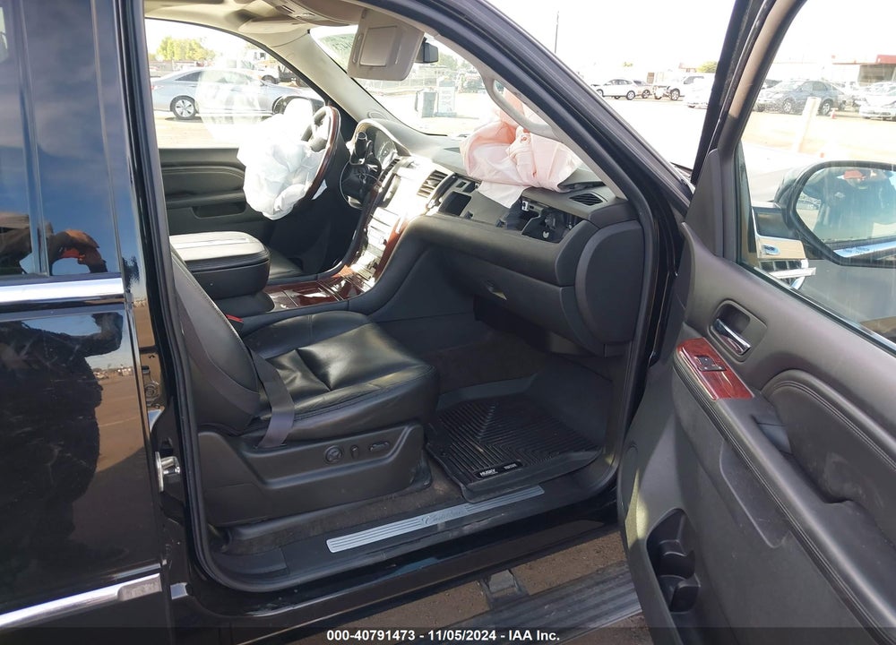 2011 CADILLAC ESCALADE PREMIUM VIN: 1GYS3CEFXBR135283