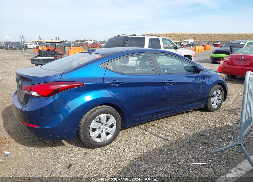 2016 HYUNDAI ELANTRA SE VIN: 5NPDH4AE8GH687057
