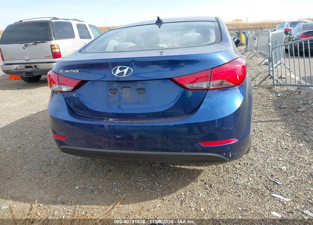 2016 HYUNDAI ELANTRA SE VIN: 5NPDH4AE8GH687057