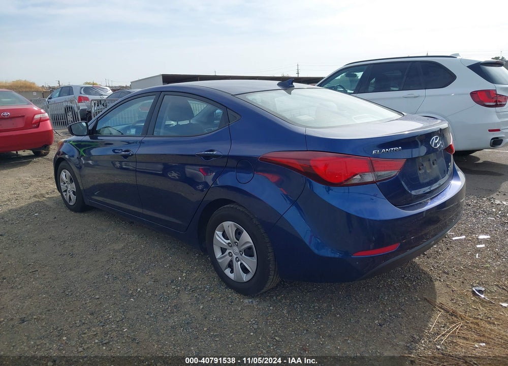 2016 HYUNDAI ELANTRA SE VIN: 5NPDH4AE8GH687057