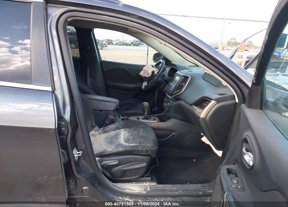 2016 JEEP CHEROKEE LATITUDE VIN: 1C4PJLCB9GW116167
