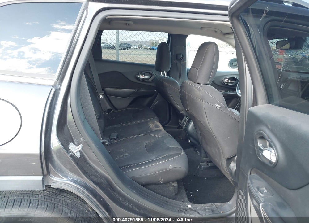 2016 JEEP CHEROKEE LATITUDE VIN: 1C4PJLCB9GW116167