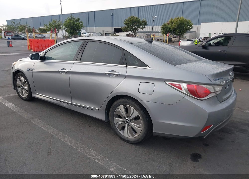 2015 HYUNDAI SONATA HYBRID LIMITED VIN: KMHEC4A42FA125666