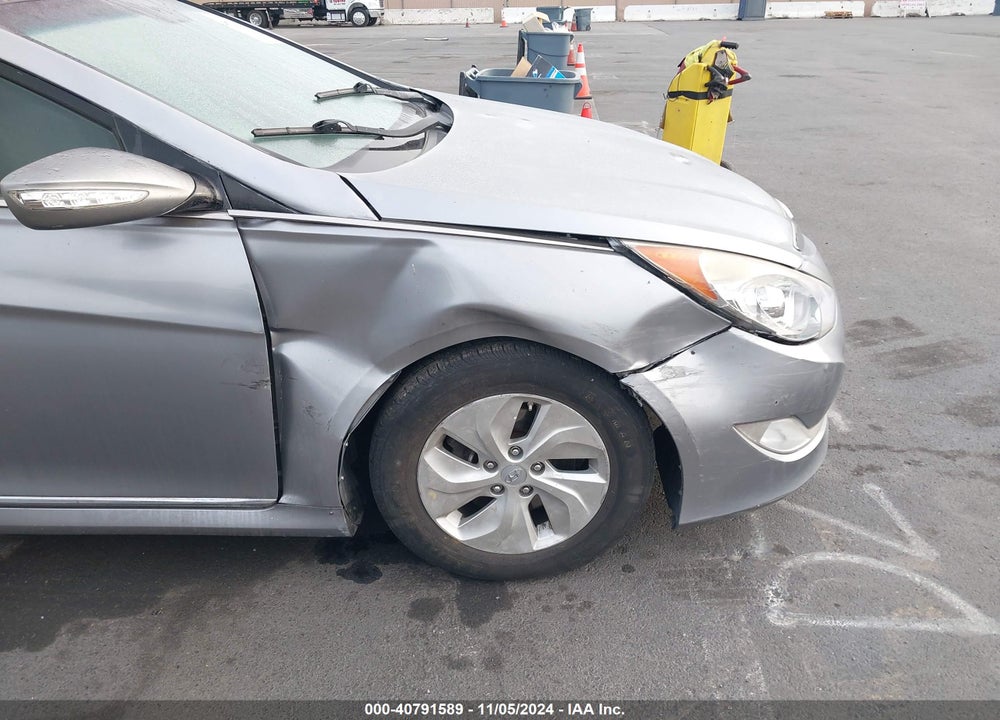 2015 HYUNDAI SONATA HYBRID LIMITED VIN: KMHEC4A42FA125666