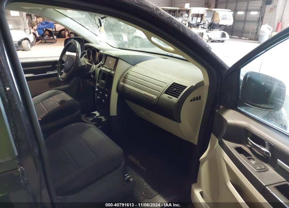 2010 DODGE GRAND CARAVAN HERO VIN: 2D4RN3D18AR355098