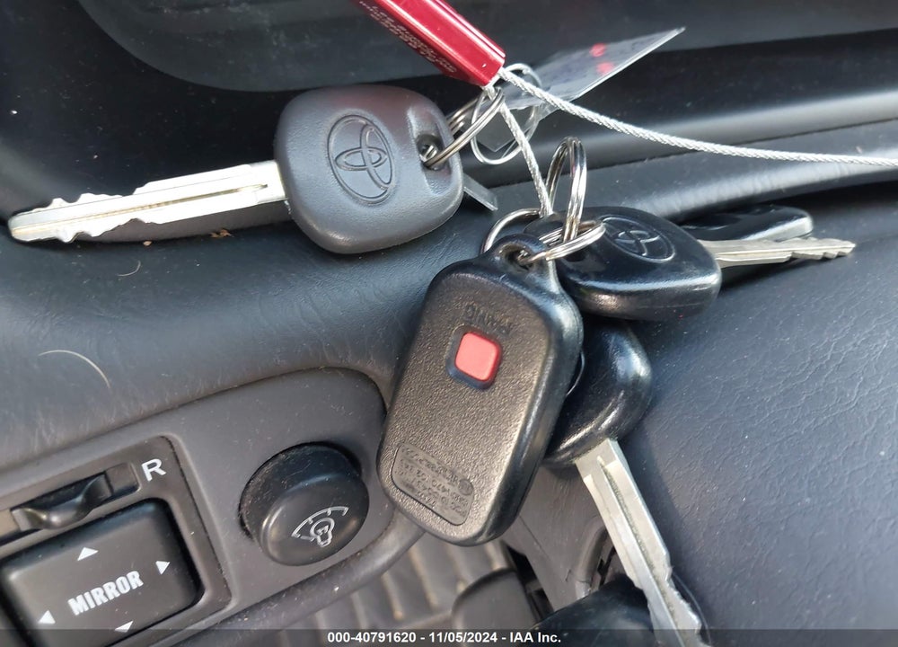 2000 TOYOTA CAMRY SOLARA SLE V6 VIN: 2T1FF28P9YC418158